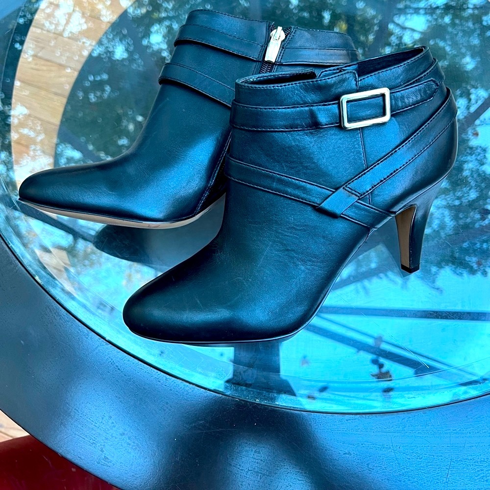 NEW ^**VINCE CAMUTO**^Cute& Sexy Real Leather Booties- NEVER WORN! With tags.